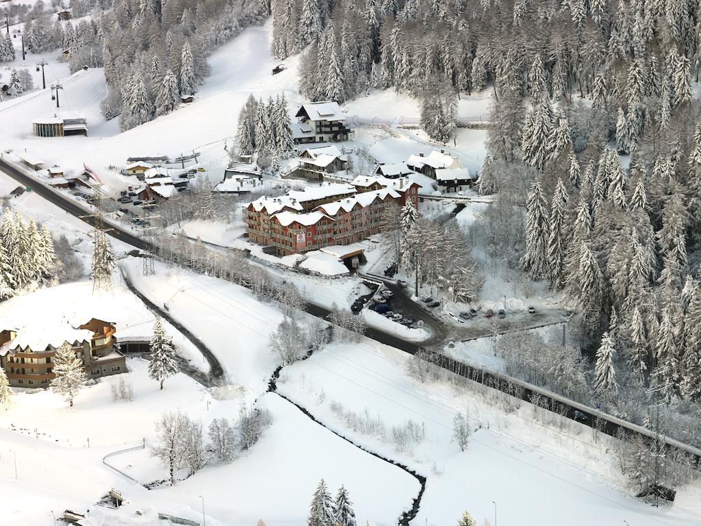 Residence Adamello Resort ポンテ・ディ・レーニョ エクステリア 写真